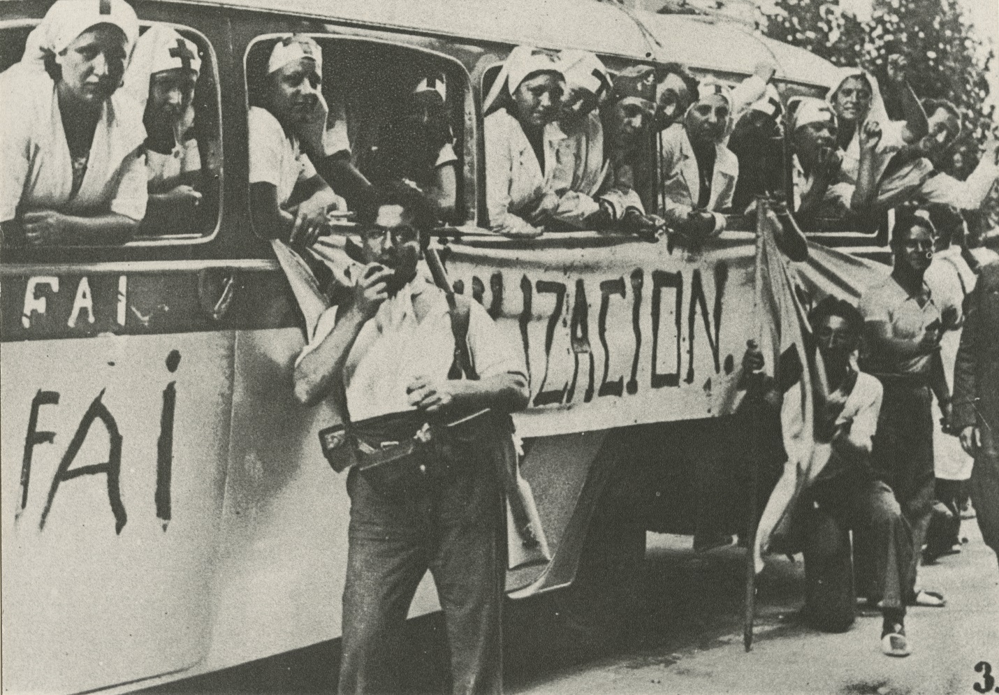 Медицински сестри от ФАИ заминават на фронта край Арагон, Барселона, 1936 г.